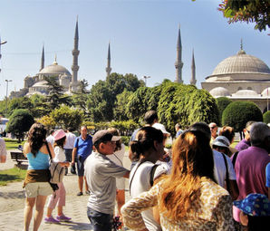 İstanbul'a bir yılda 11 milyon 842 turist geldi!