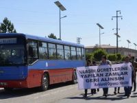 Üniversitelilerden ulaşım zammını protestosu